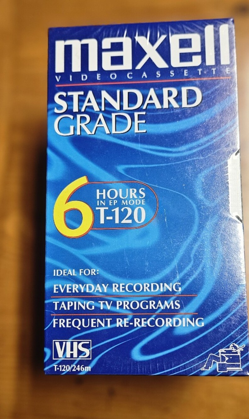 Maxell Standard Grade T-120 VHS Videocassettes (Blue) 4 6hr Tapes.